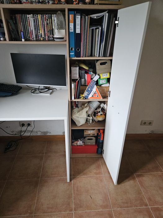 Secretária c/estante