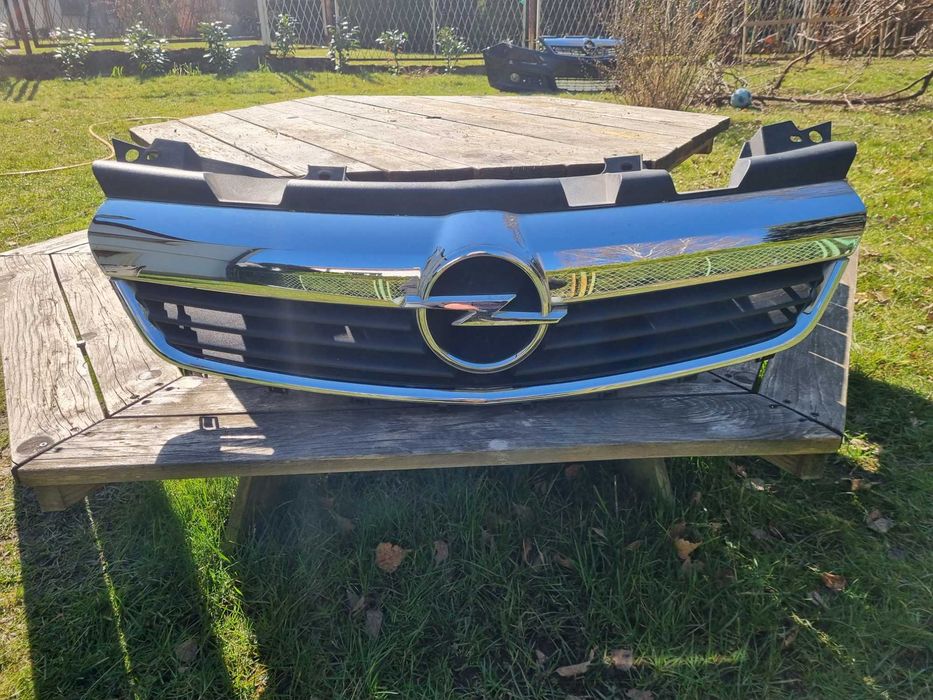 OPEL ZAFIRA B (05-08) - ATRAPA GRILL zderzaka przedniego ORYGINAŁ