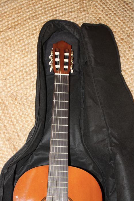 Guitarra Yamaha C40