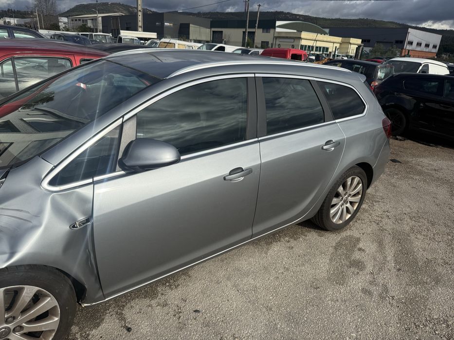 Opel Astra J sportstourer 1.7 Cdti (peças)