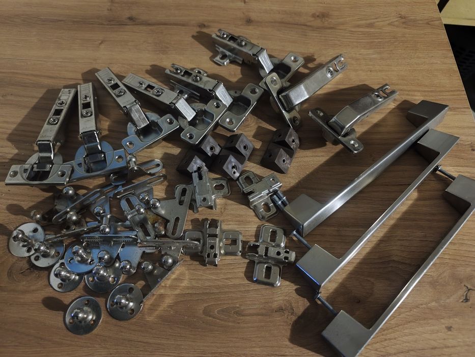 Akcesoria do montażu szafek