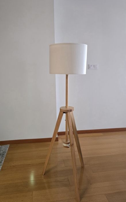 Candeeiro de pé alto 63cm