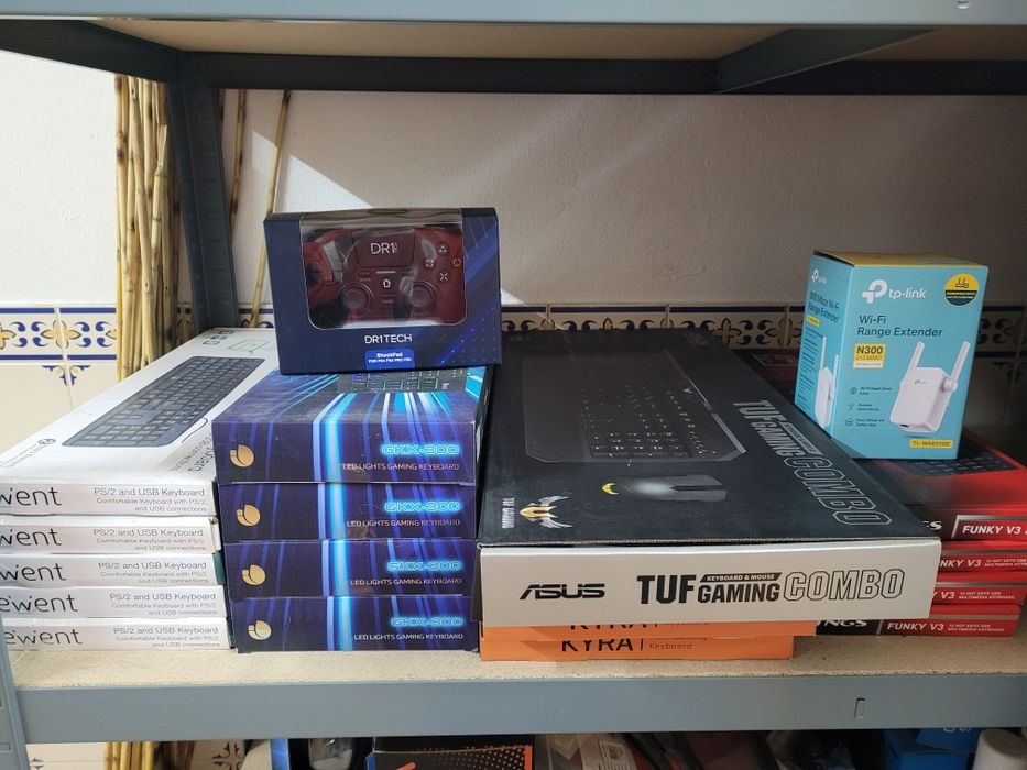 Vendo stock tecnologia e informática