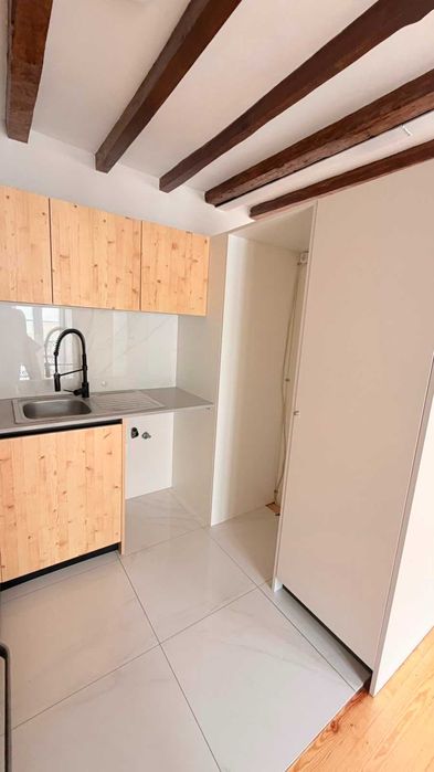 Apartamento T1 Remodelado para Arrendar, Campo de Ourique
