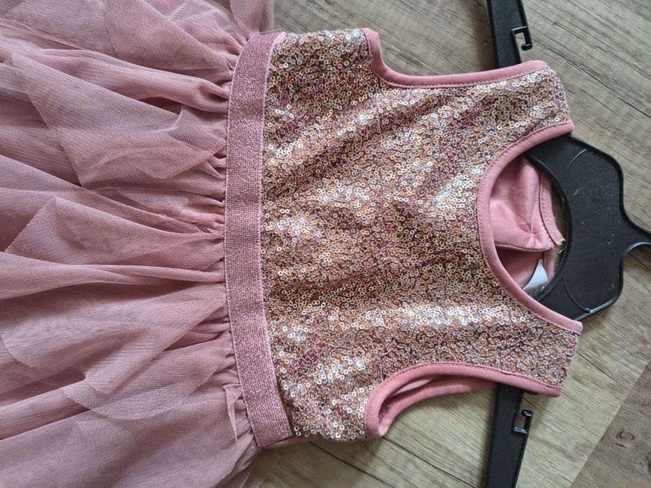 Святкова сукня для дівчинки 92р