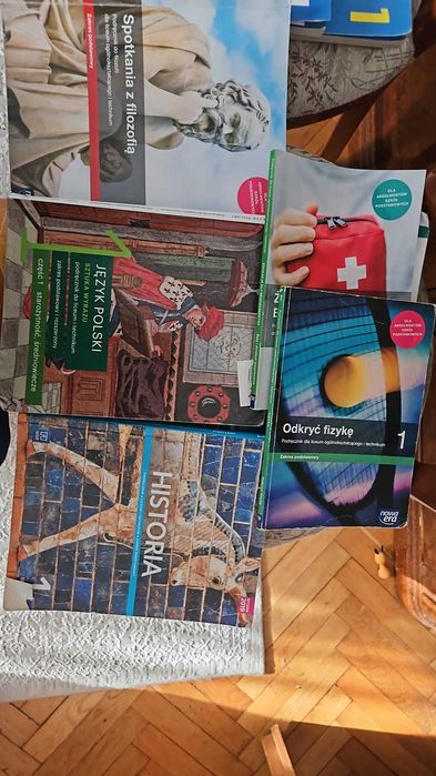 Komplet książek do I klasy LO
