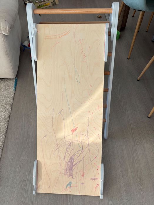 Escalada e escorrega Montessori
