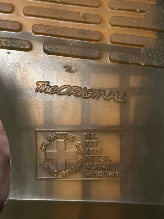 Челсі Dr. Martens