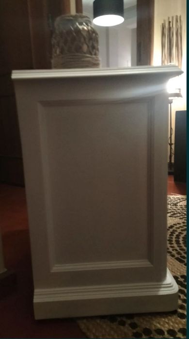 Vendo móvel com duas prateleiras