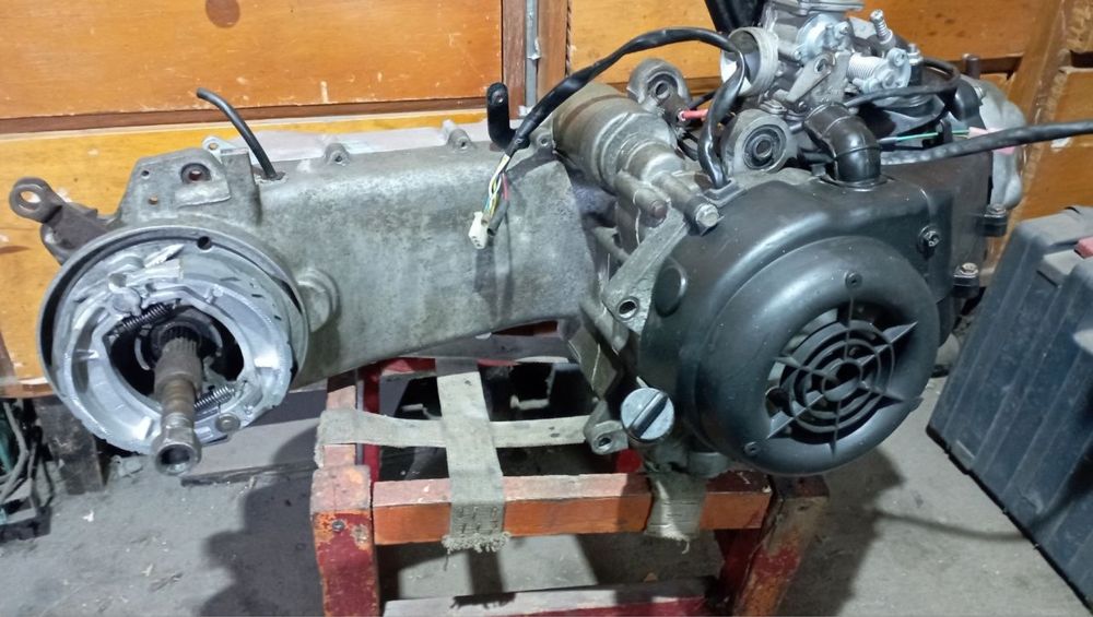 Продам двигатель скутера 157QMJ  150 куб