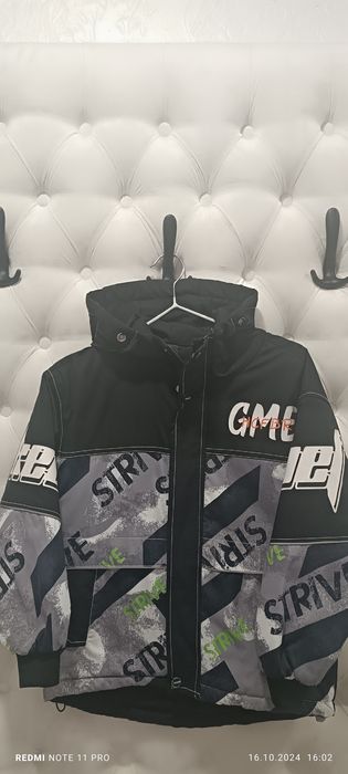 Продам куртку осінь -зима