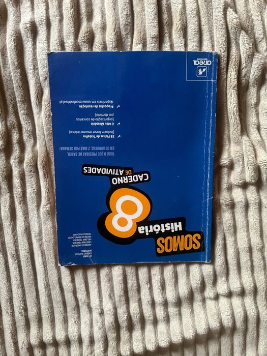 Manual e caderno de exercícios de história 8° ano