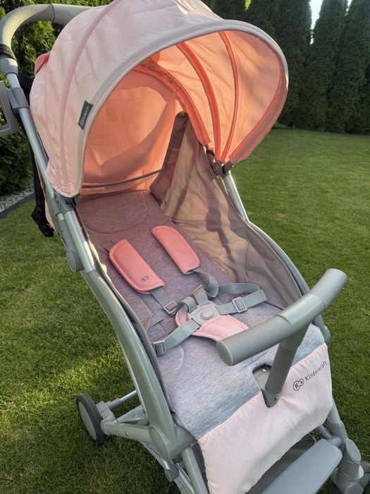 Lekki Wózek spacerówka Kinderkraft Pilot różowy zestaw