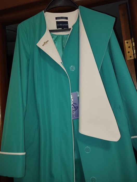 Плащ,лёгкое пальто