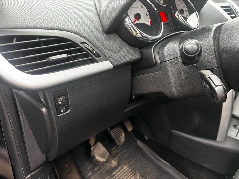 Продам Пежо 207 2012