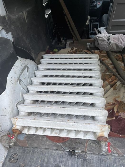 Продаю Батареї чугунні