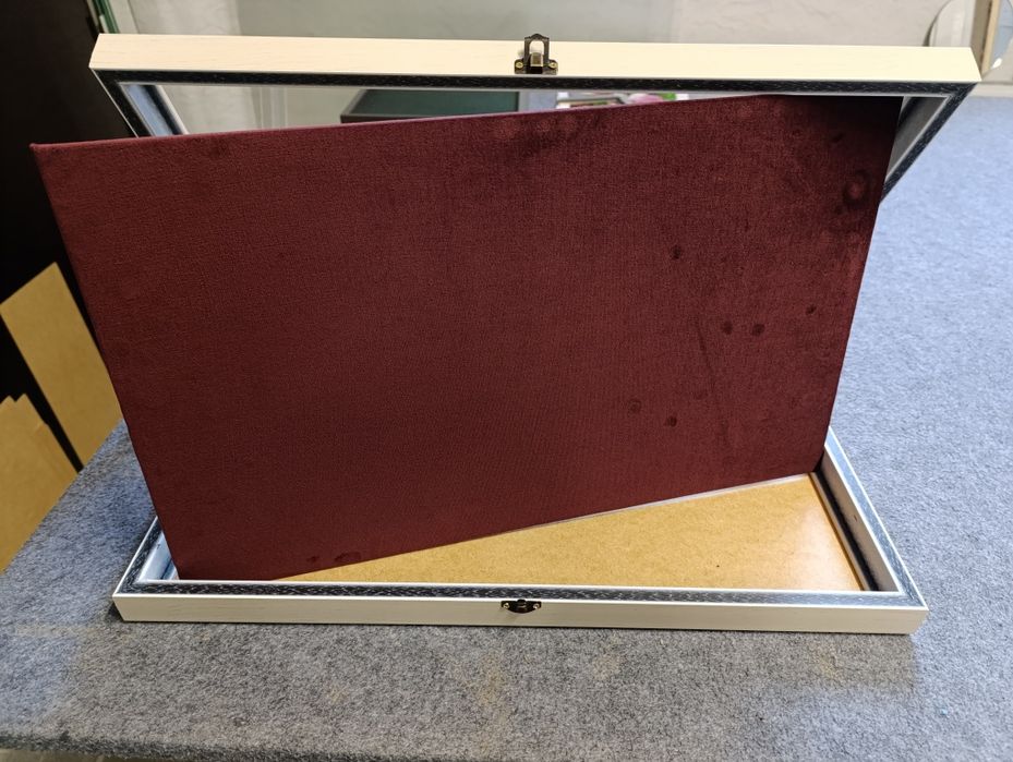 Вітрина Рамка під експонати.