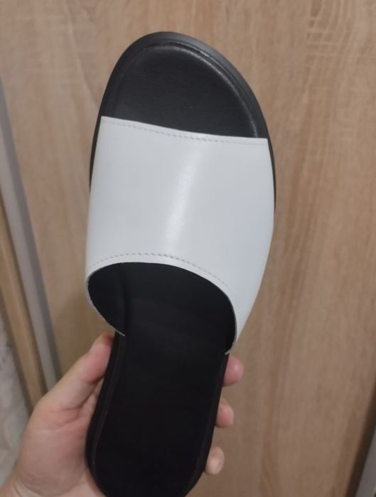 Шльопанці жіночі