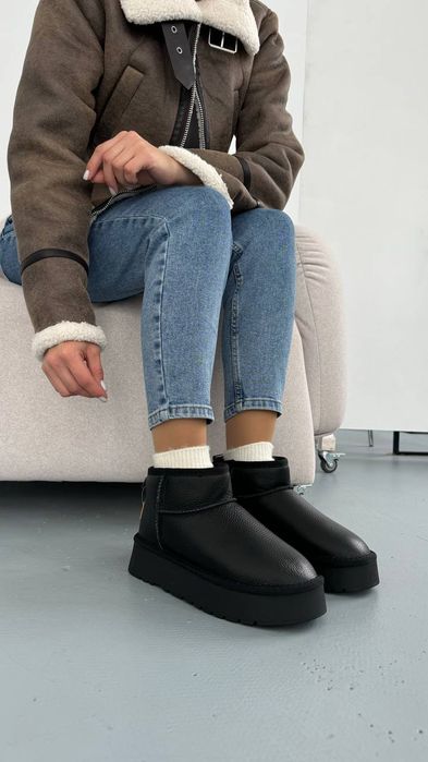 Шкіряні чорні угги на платформі по низькій ціні
