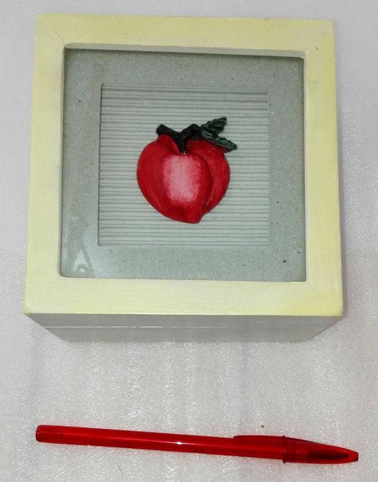 Wooden Box Frame with Red Apple64750731251971122