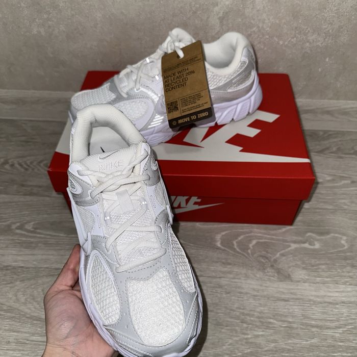 Жіночі кросівки Nike V5 RNR