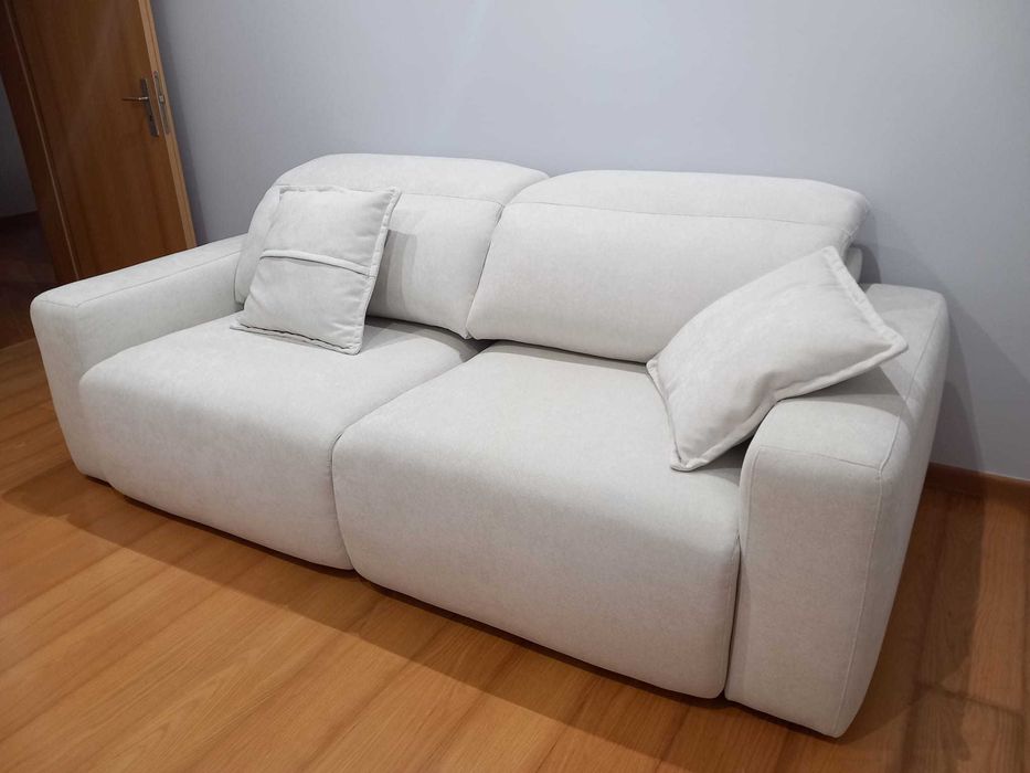 Sofá - Cama branco novo – Nunca usado – Com fatura
