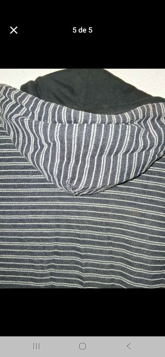 Casaco para homem com capucho e fecho