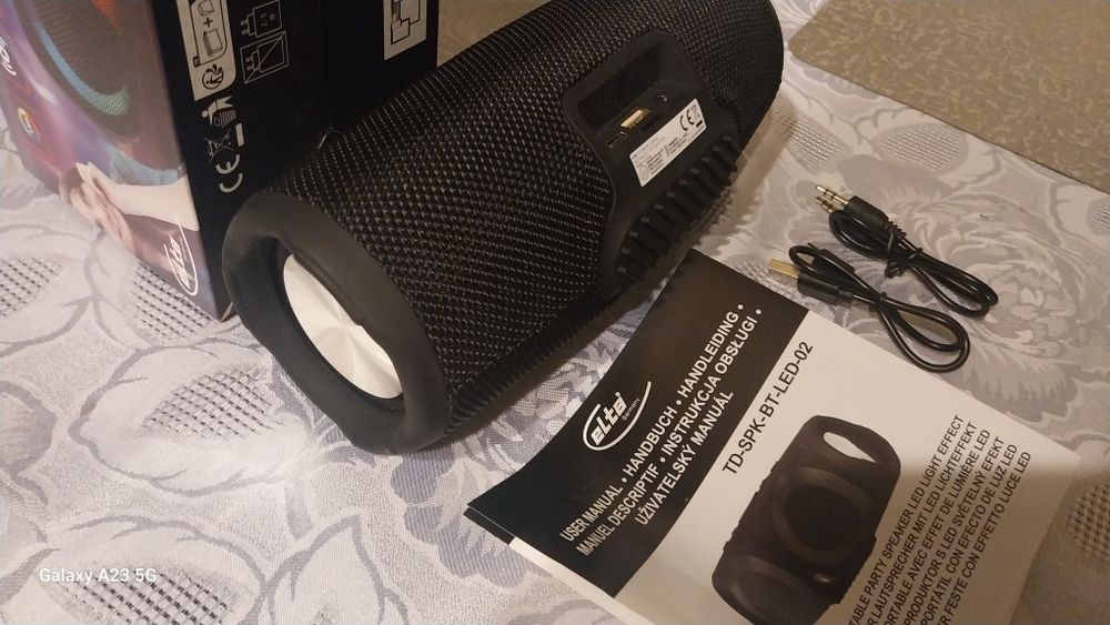 Głośnik bluetooth LED