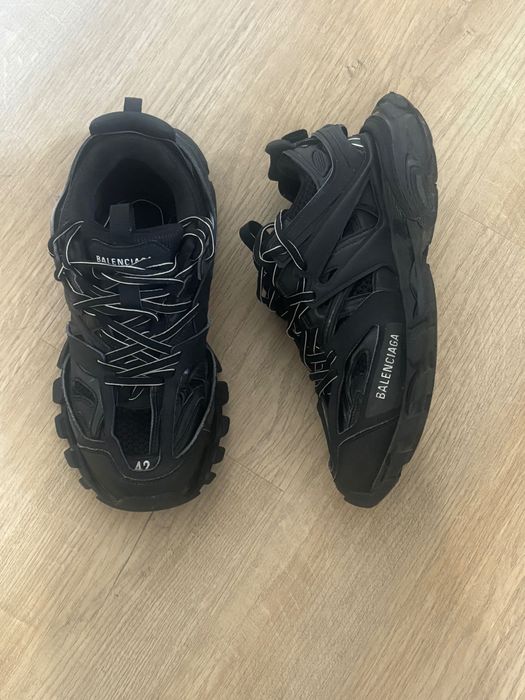 Balenciaga track