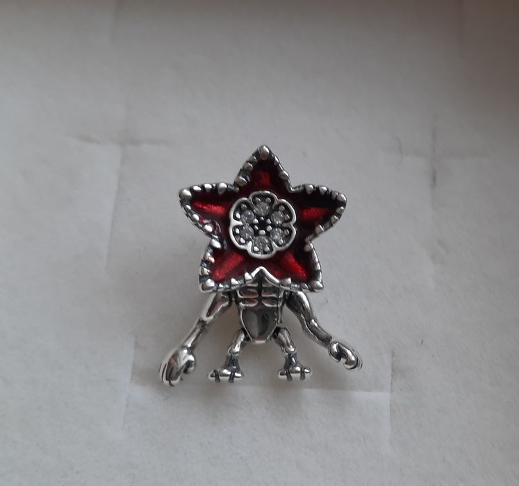 Charms Stranger Things ruchomy Demogorgon srebro p.925