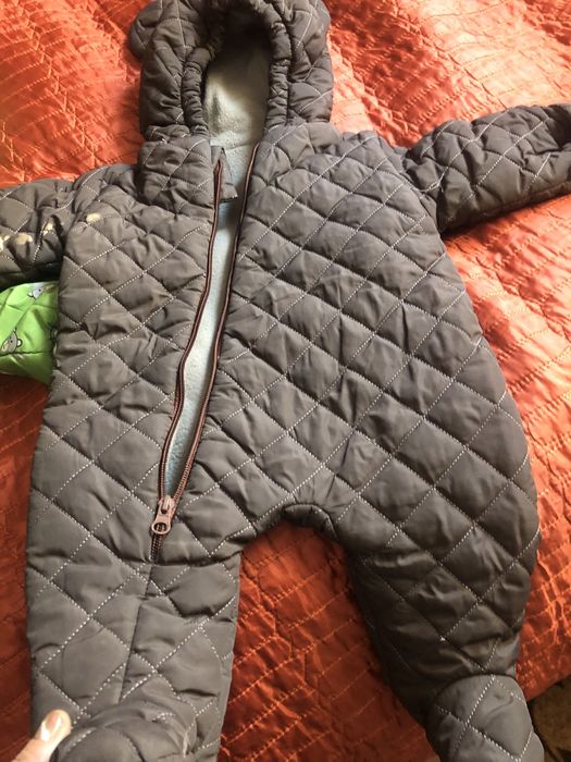 Продаються 2 комбінзони