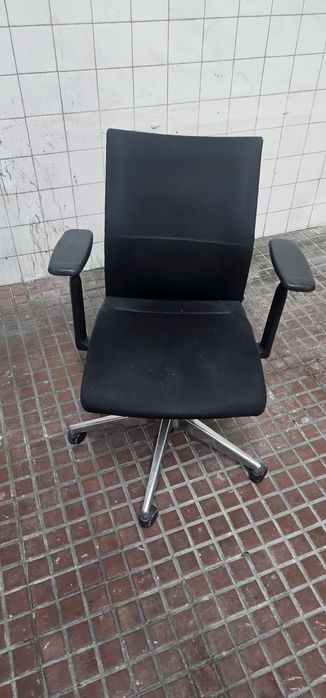 Cadeira de escritório com rodas 2ª mão