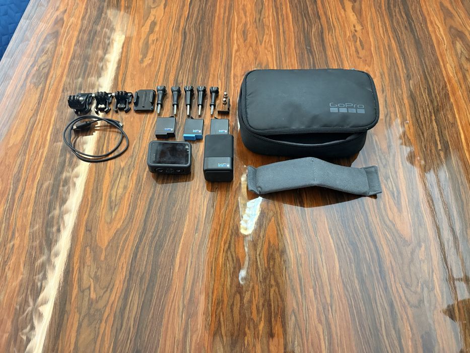 GoPro Hero 8 Black bundle com 3 baterias e acessórios