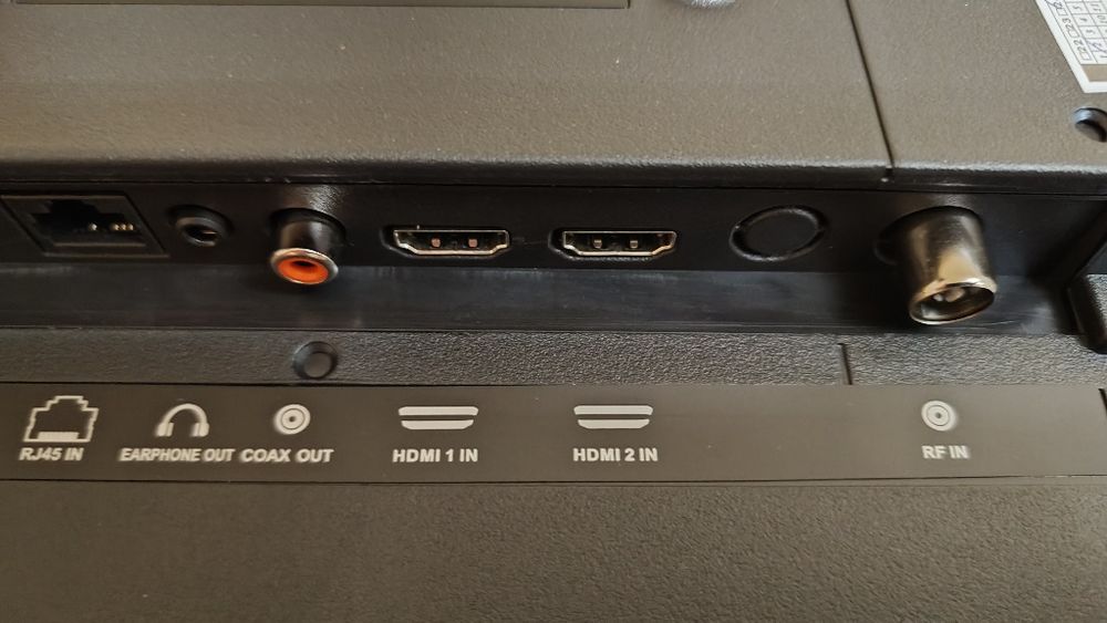 Маленький телевізор для кухні Samsung smart tv 24 дюйми