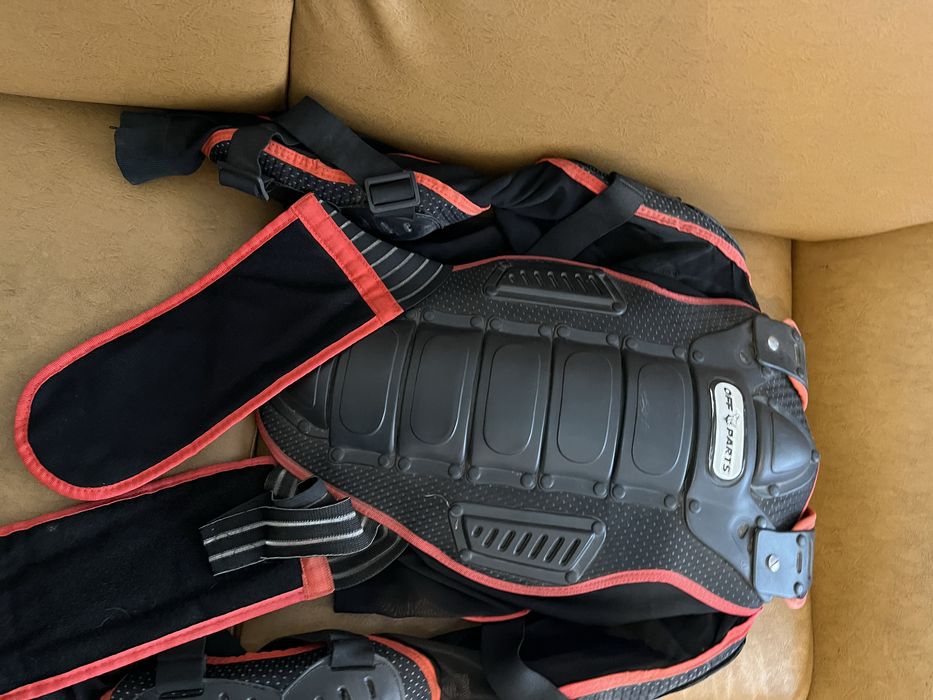 Colete de enduro com as proteções todas!