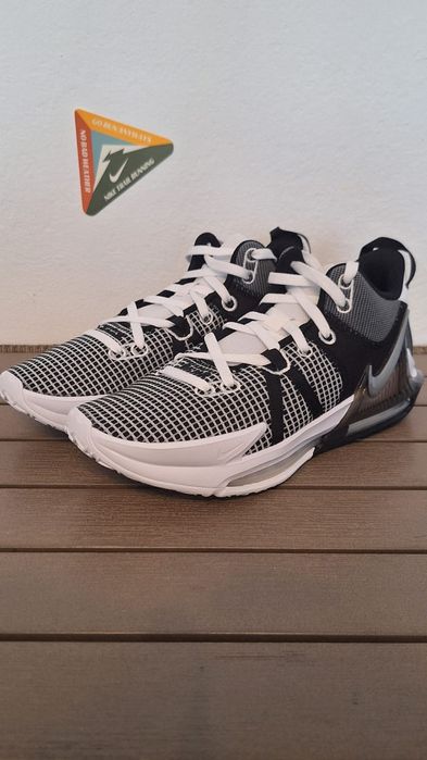 Кросівки Nike Lebron Witness VII DM1123 100, US10.5 E44.5 28.5CM