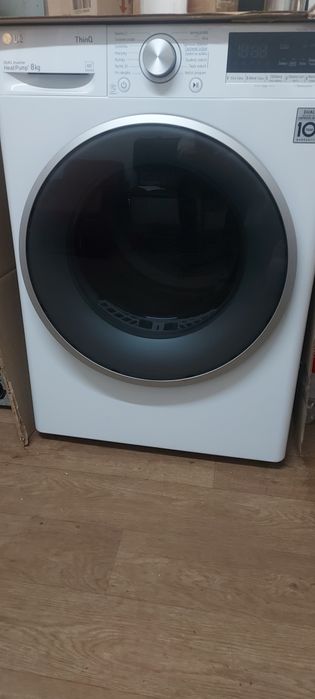 Сушильна машина LG.