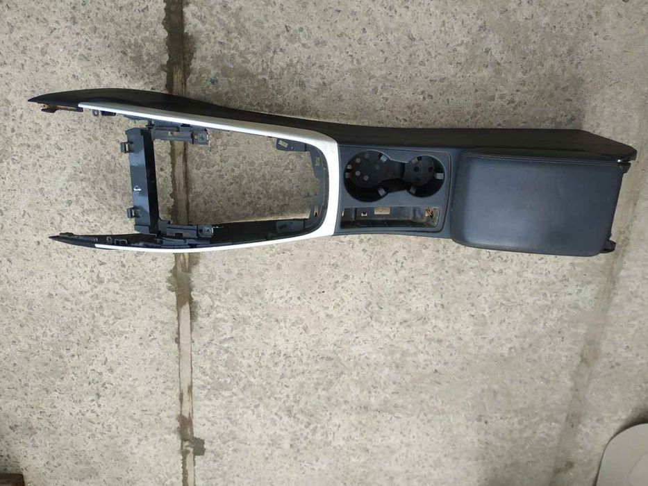 VAG A4 B8 08-16 Консоль центральна  DS5188 8K0864981D