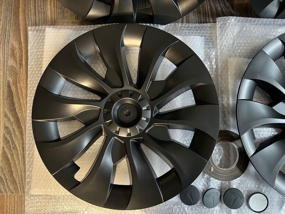 Ковпак на Tesla model Y r19