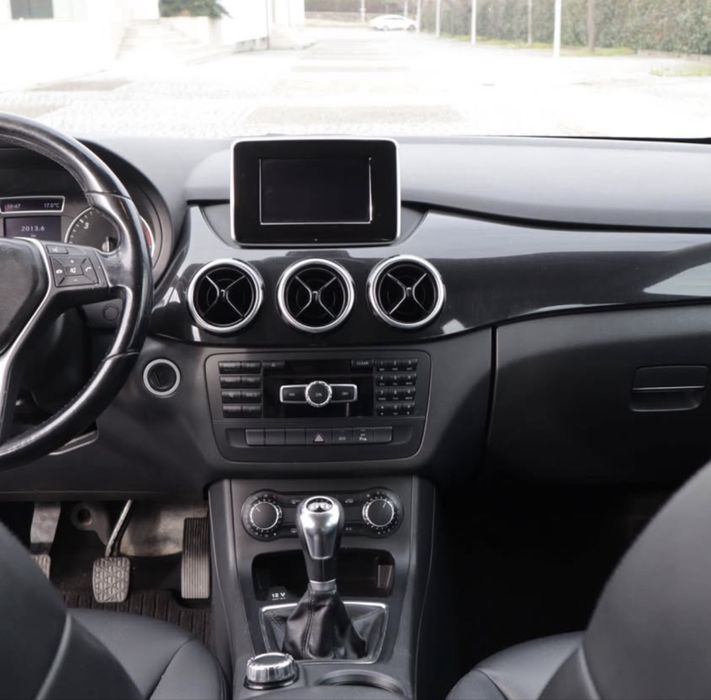 Mercedes-Benz B180d