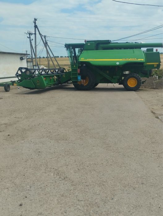 Продам комбаин Джон Дир 9780СТС 2001
