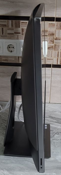 Dell 27" 4К Intel Xeon E3-1225 32GB 500SSD 1TBHDD Radeon Pro WX 8GB