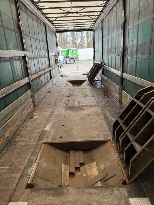 Напівпричіп Когель Kogel 2013року мега з мульдою рівна підлога 33палет