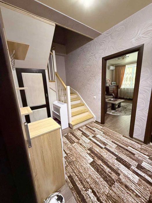 Укомплектована 3 кімнатна квартира, автономне опалення