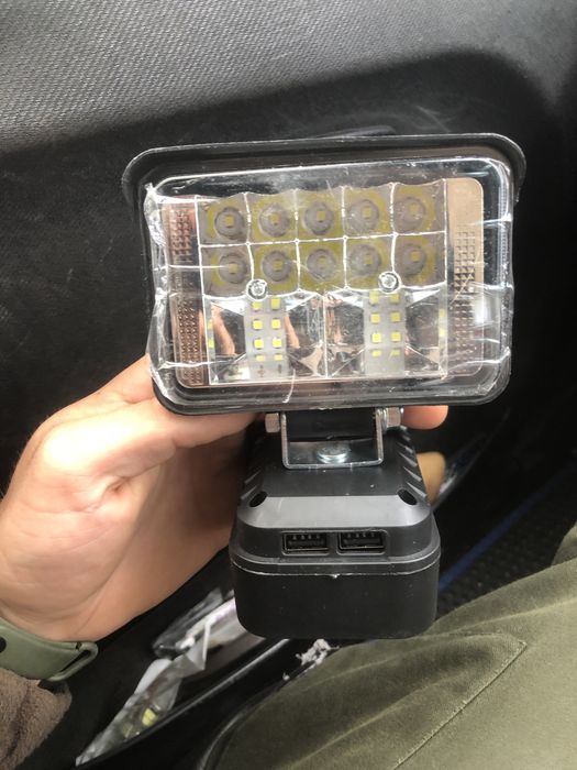 Прожектор будівельний під макітовську посадку