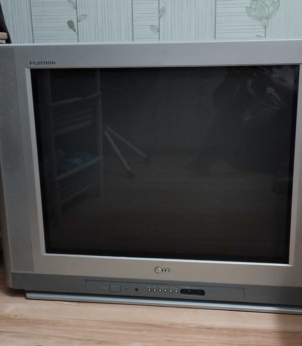 Телевизор Lg flatron