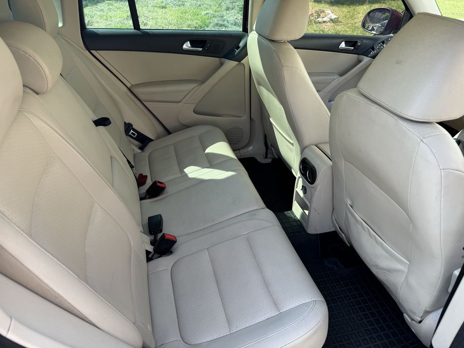 Volkswagen Tiguan 2016 VIN WVGAV7AX0GW058588 фото оголошення 11 з 15