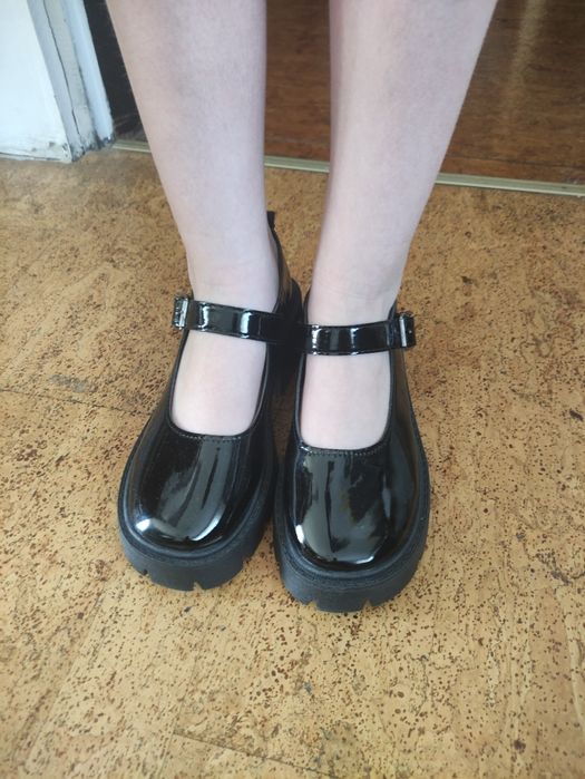 Buty damskie lakierki