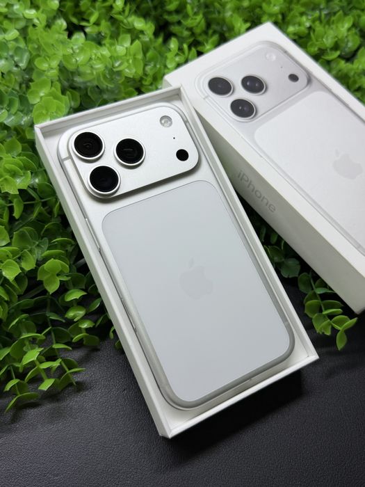 iPhone 17 Pro, 256gb, Silver (Neverlock) Айфон 17 Про белый #5990