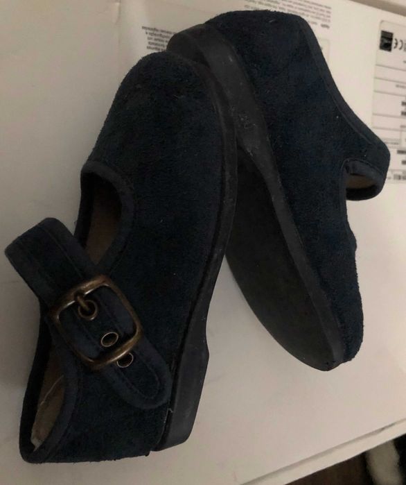 2 pares de Merceditas novas, tamanho 20. Portes grátis!